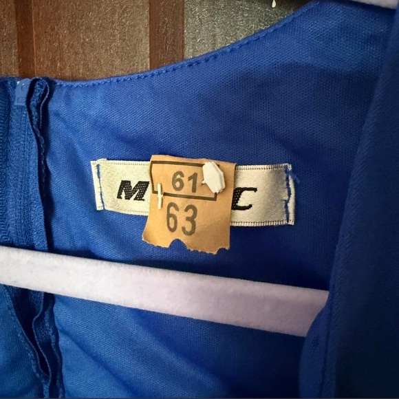 Elegant Blue Sleeveless Dress - Picture 5 of 6